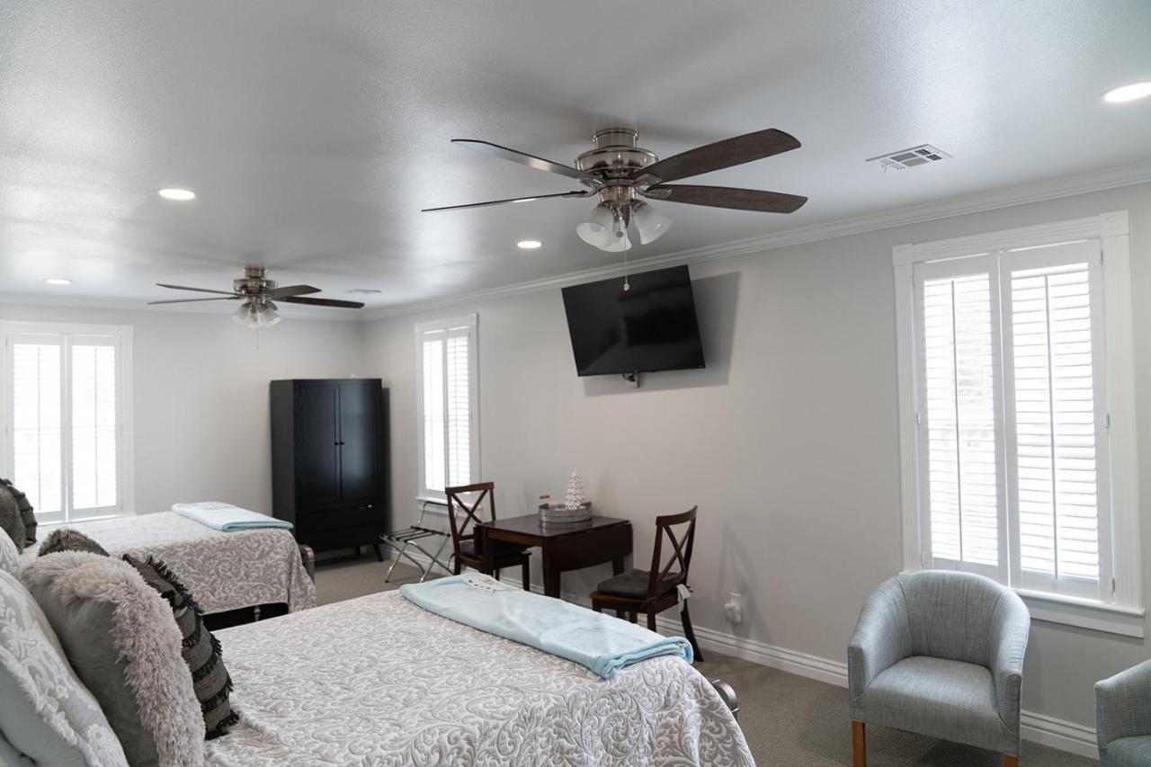 Tyler Inn At Zion Rockville Екстериор снимка