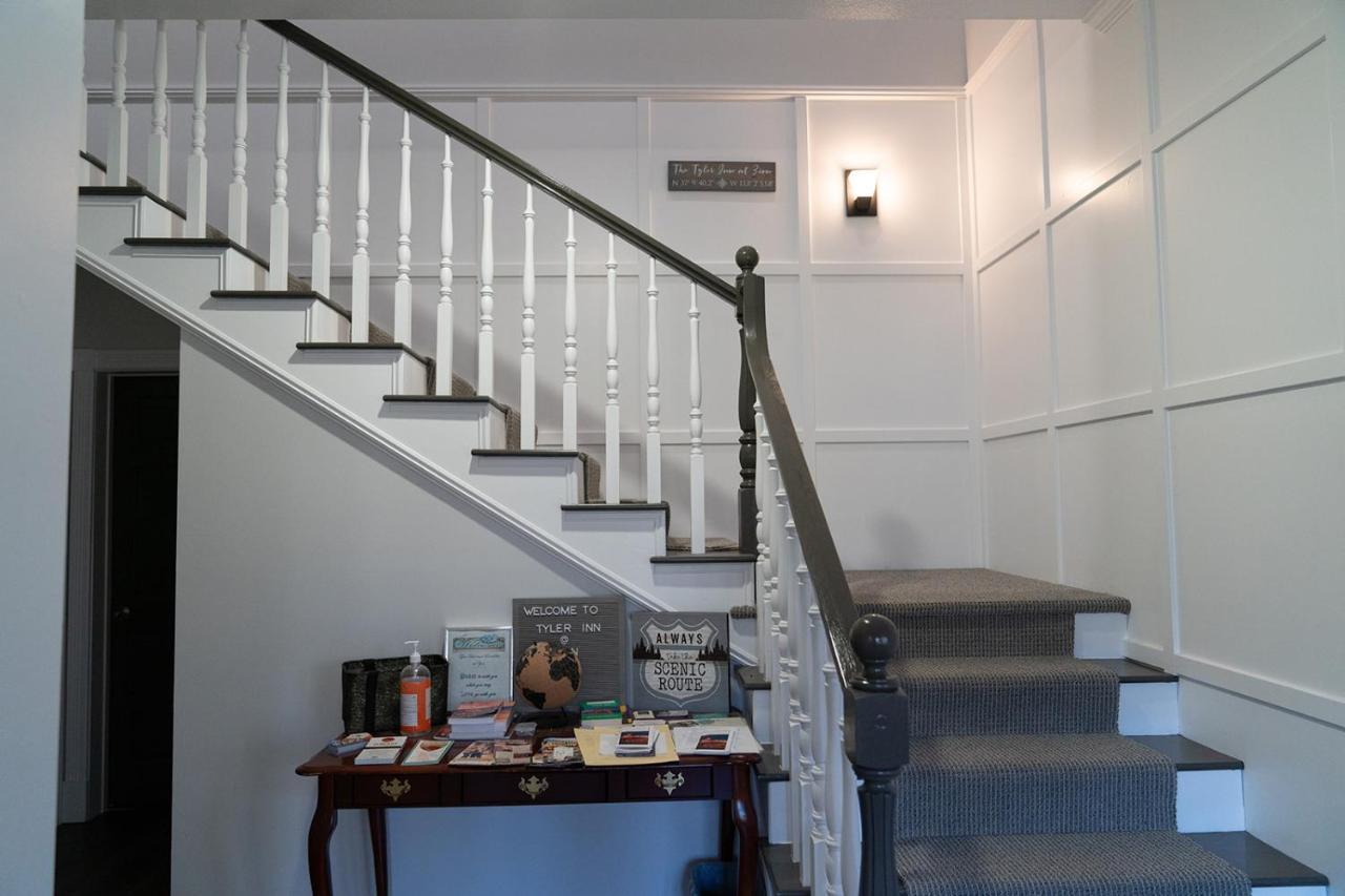 Tyler Inn At Zion Rockville Екстериор снимка